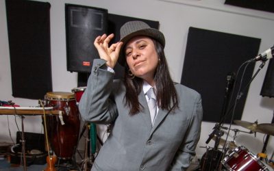 «CRUDA. Hija de los ’90» llega al Alambique Teatro